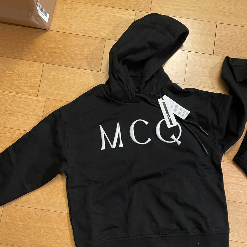 MCQ ALEXANDER MCQUEEN
Code Logo Hoodie NWT